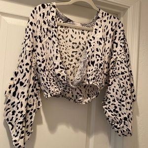 Indah flowy crop-top